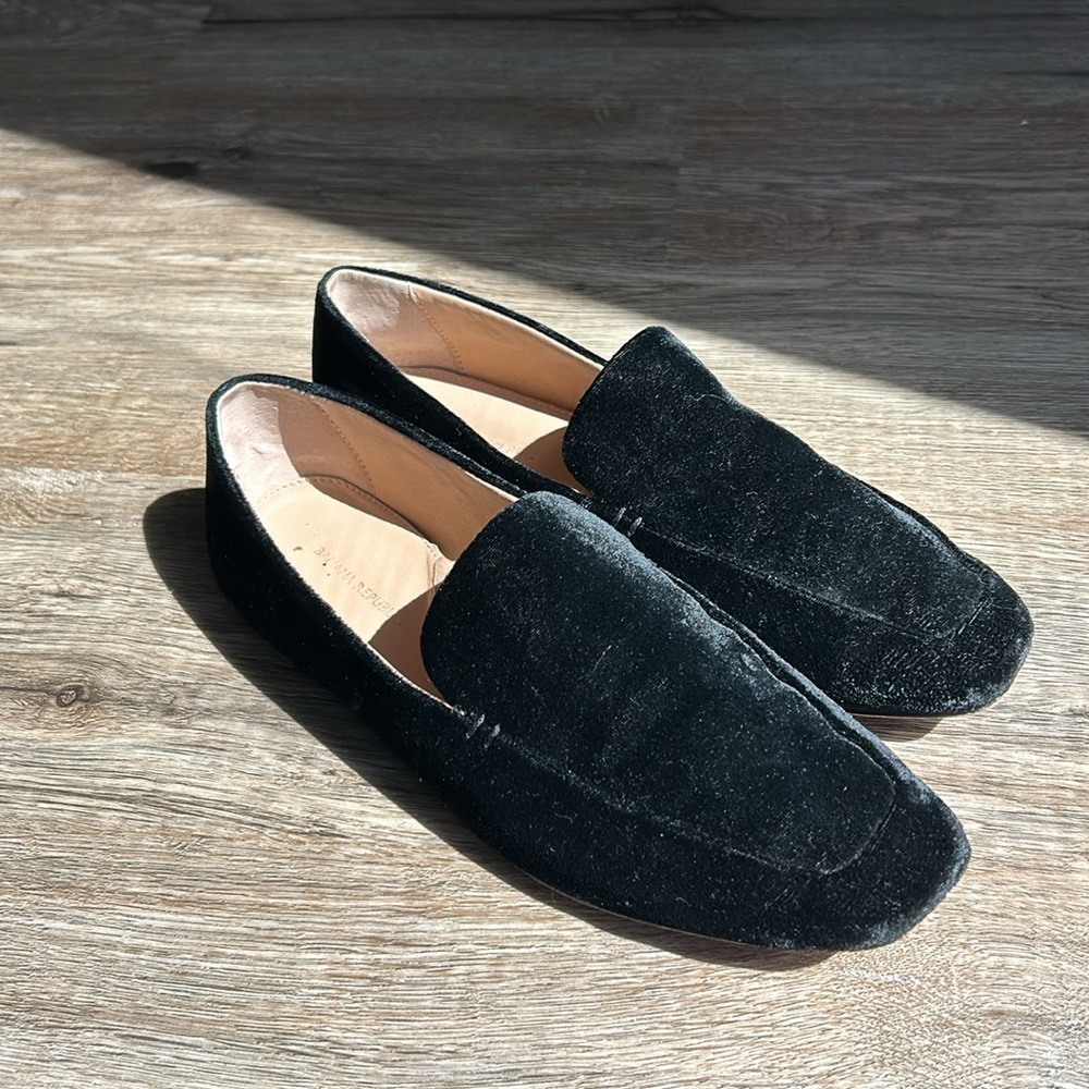 Banana Republic velvet square toe flats sz8